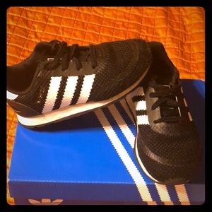 Black and White Addias Tubular Shadow I